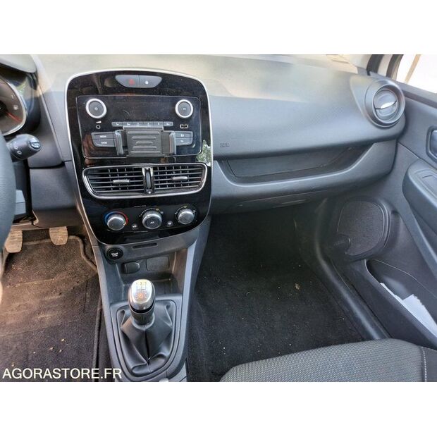2016 Renault Clio-47663118