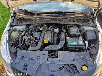 2016-renault-clio-1460362-47663120