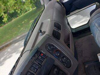 2009-renault-premium-1460364-47663170