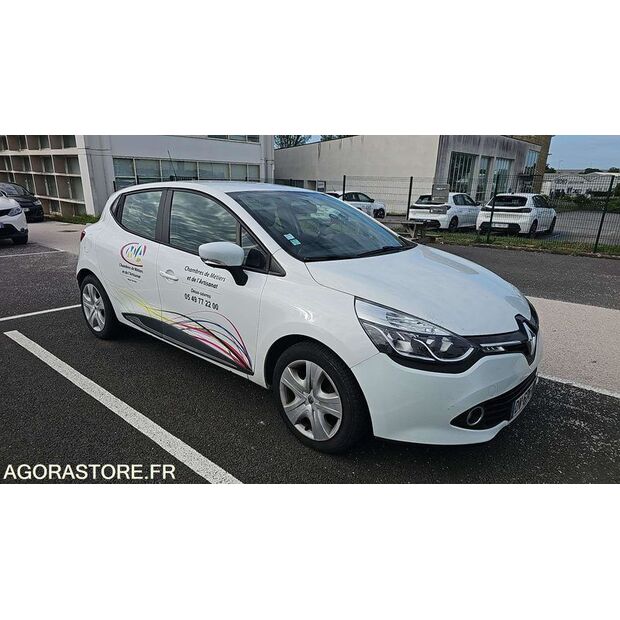 2015 Renault Clio-47663243