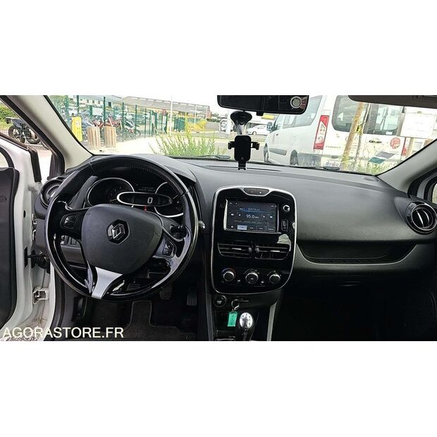 2015 Renault Clio-47663253