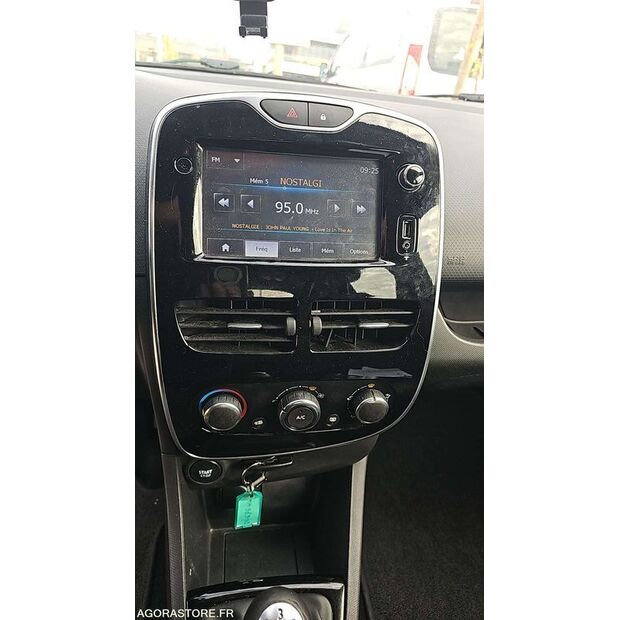 2015 Renault Clio-47663256
