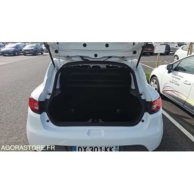 2015 Renault Clio-47663289