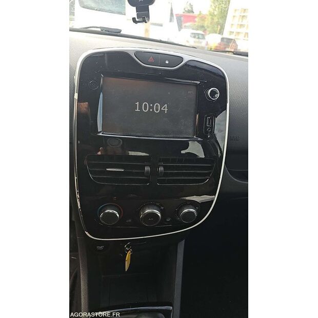 2015 Renault Clio-47663296