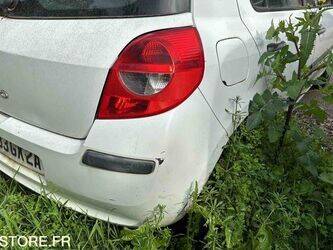 2008-renault-clio-1460370-47663363