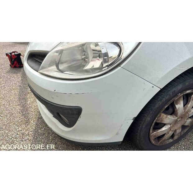 2008 Renault Clio-47663372