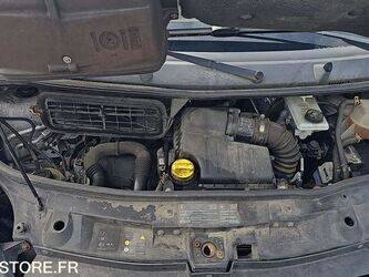 2007-renault-trafic-1460371-47663411