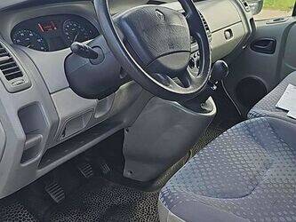 2007-renault-trafic-1460371-47663414