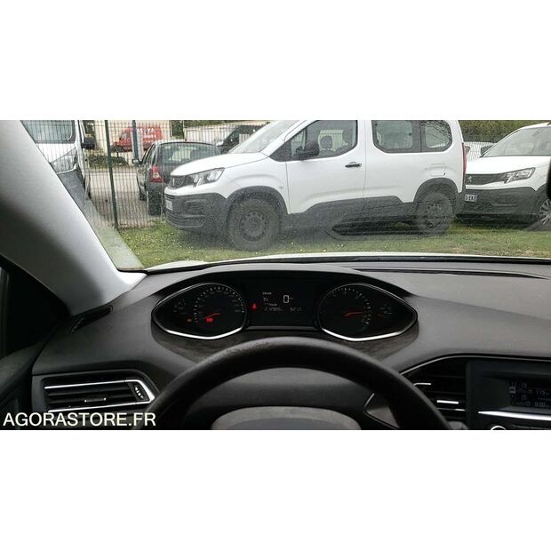2016 Peugeot 308-47663487