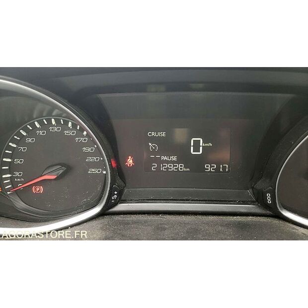 2016 Peugeot 308-47663488