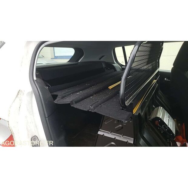 2016 Peugeot 308-47663493