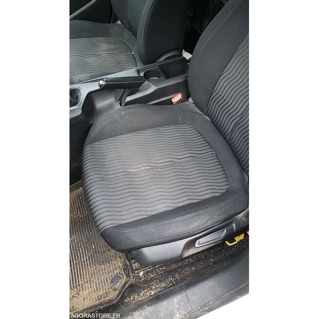 2016 Peugeot 308-47663494