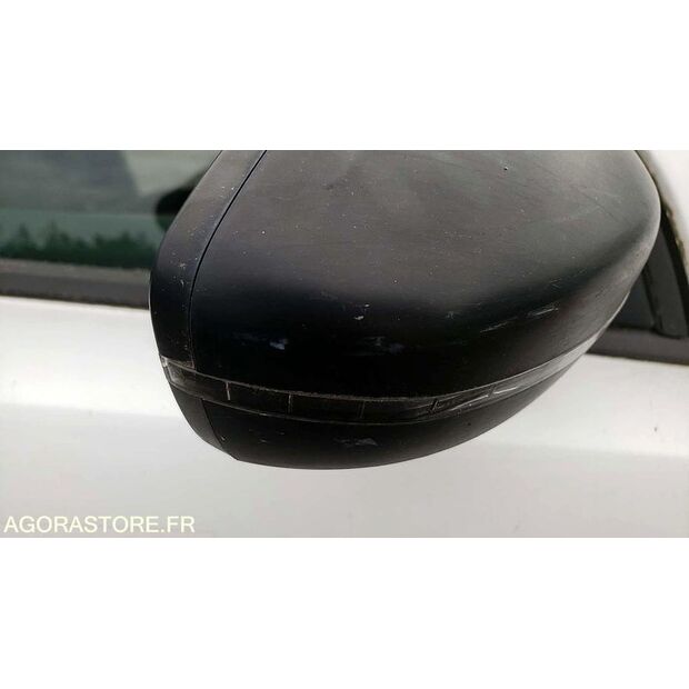 2016 Peugeot 308-47663501