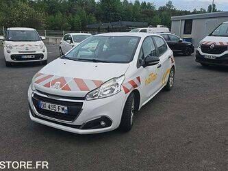 2015-peugeot-208-1460376-47663579