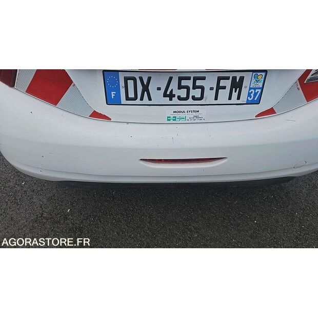 2015 Peugeot 208-47663581