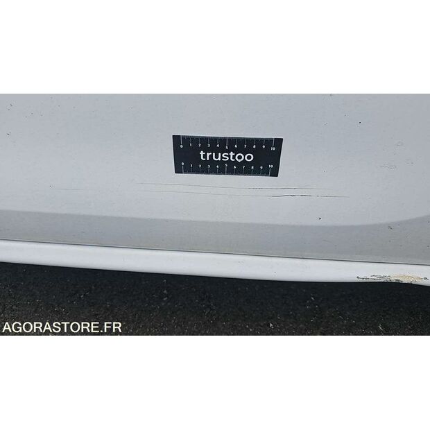 2015 Peugeot 208-47663585