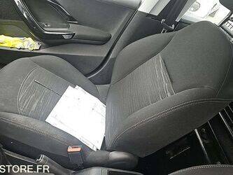 2015-peugeot-208-1460376-47663587