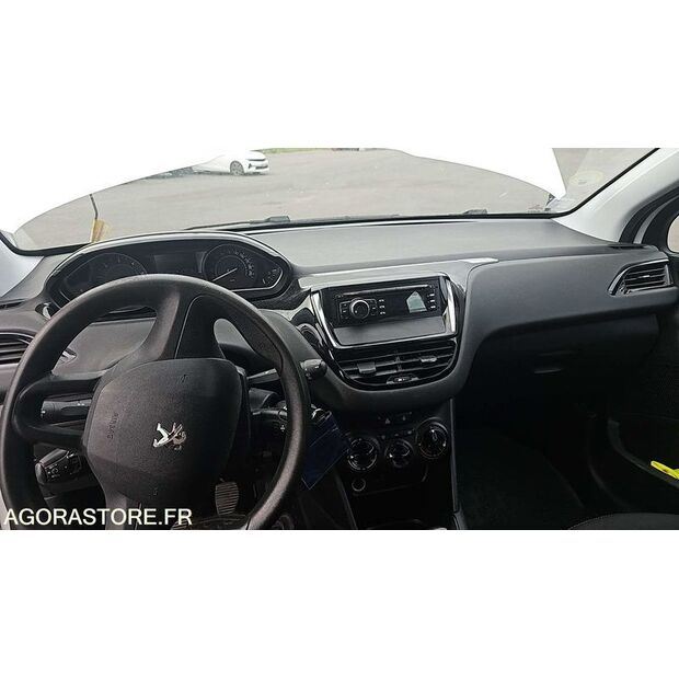 2015 Peugeot 208-47663600