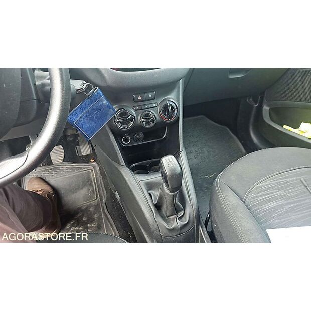 2015 Peugeot 208-47663607