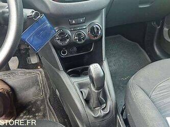 2015-peugeot-208-1460376-47663607