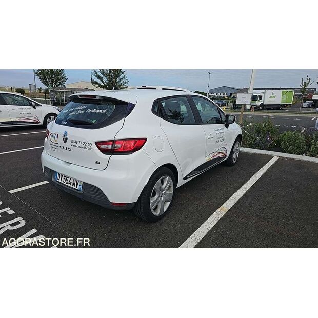 2015 رينو Clio-47663644
