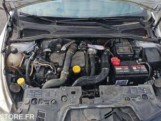 2015-renault-clio-1460377-47663646