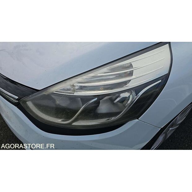 2015 رينو Clio-47663647