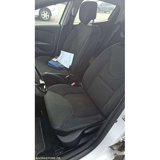 2015 رينو Clio-47663651