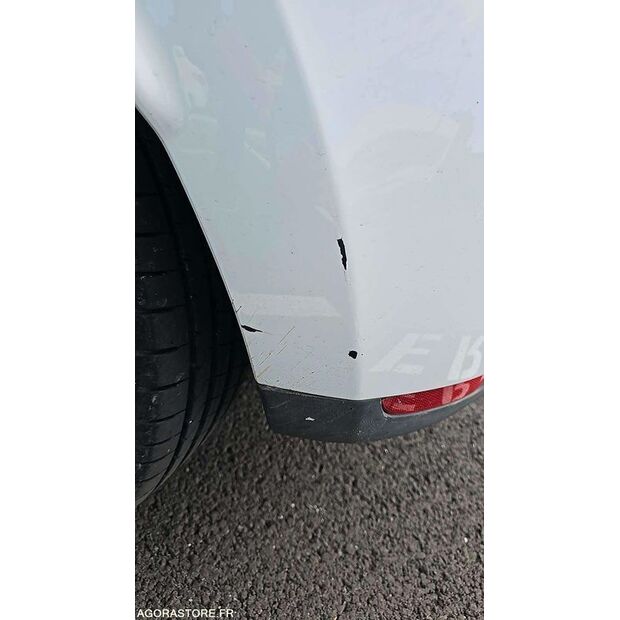 2015 رينو Clio-47663657