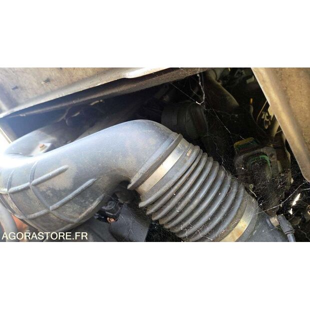 2012 Renault PREMIUM-47663734