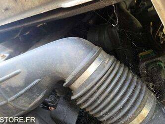 2012-renault-premium-1460380-47663734