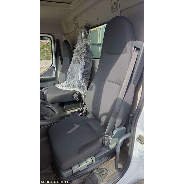 2012 Renault PREMIUM-47663738