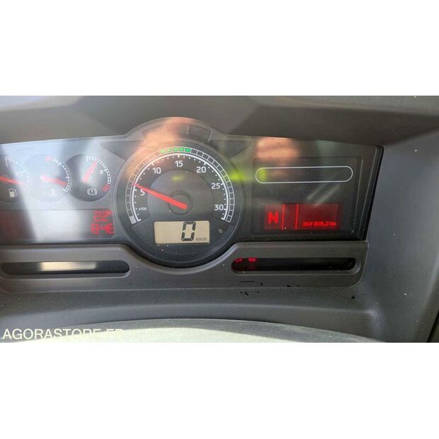 2012 Renault PREMIUM-47663744