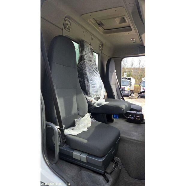 2012 Renault PREMIUM-47663746