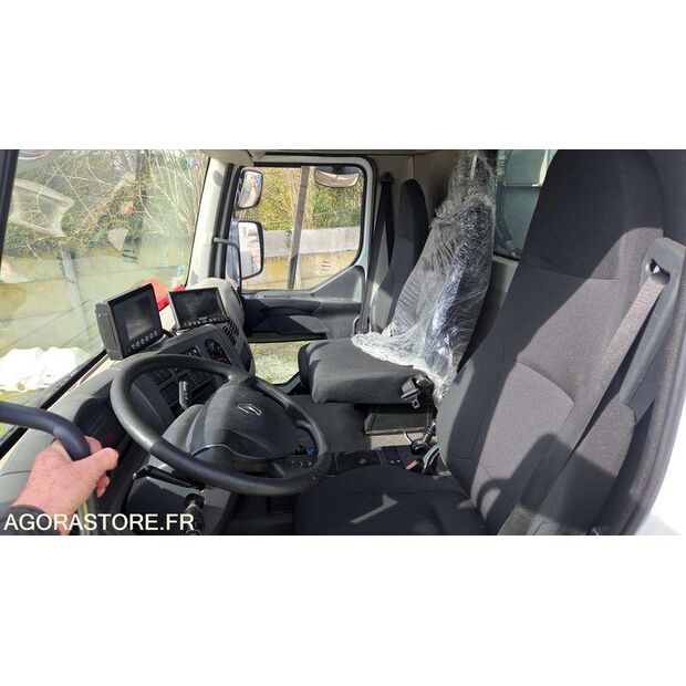 2012 Renault PREMIUM-47663751