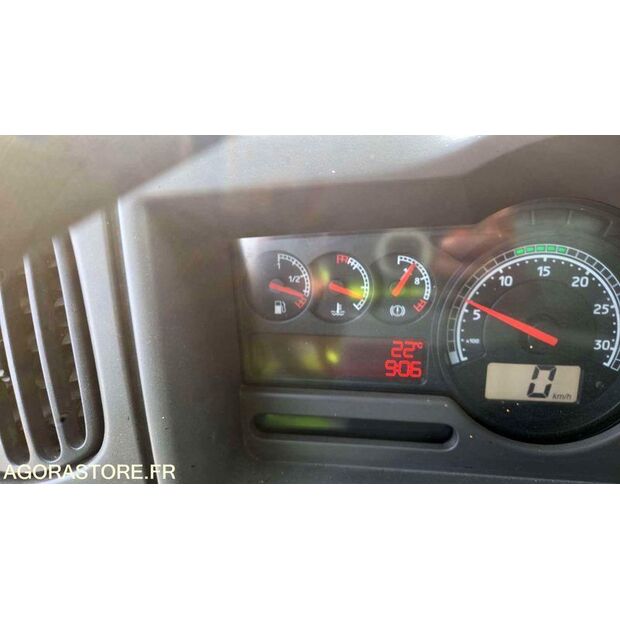 2012 Renault PREMIUM-47663770