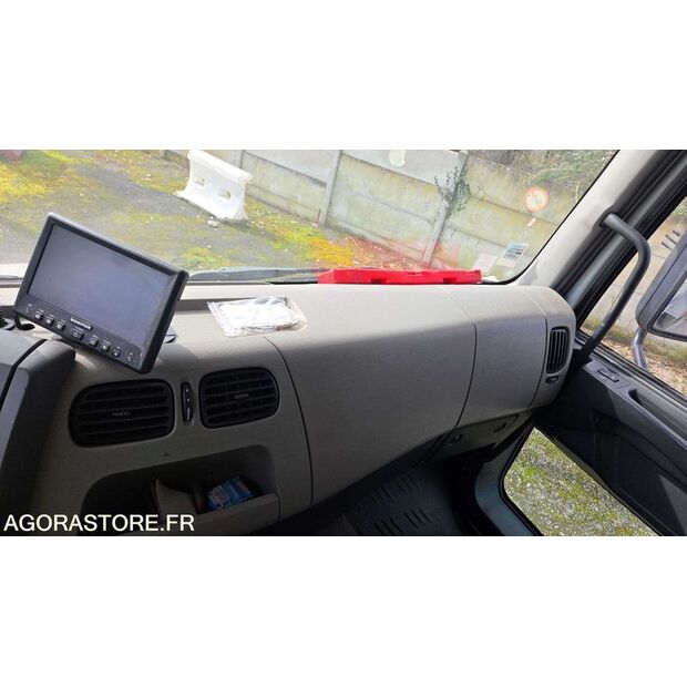 2012 Renault PREMIUM-47663775