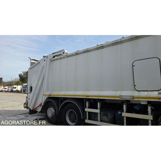2012 Renault PREMIUM-47663777