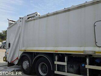 2012-renault-premium-1460380-47663777