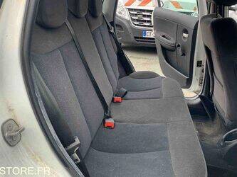 2010-citroen-c3-1460381-47663835