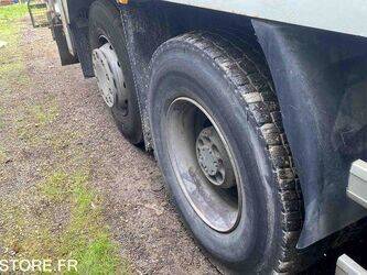 2012-renault-premium-1460392-47664250
