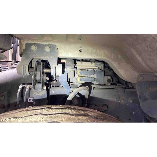 2012 Renault PREMIUM-47664261
