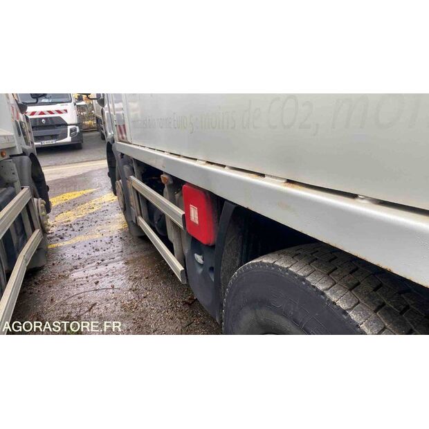 2012 Renault PREMIUM-47664265