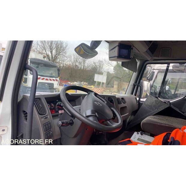 2012 Renault PREMIUM-47664270