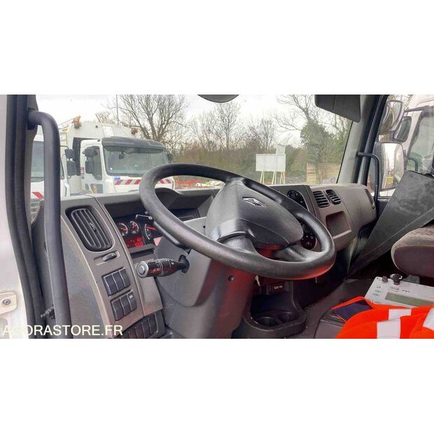 2012 Renault PREMIUM-47664272