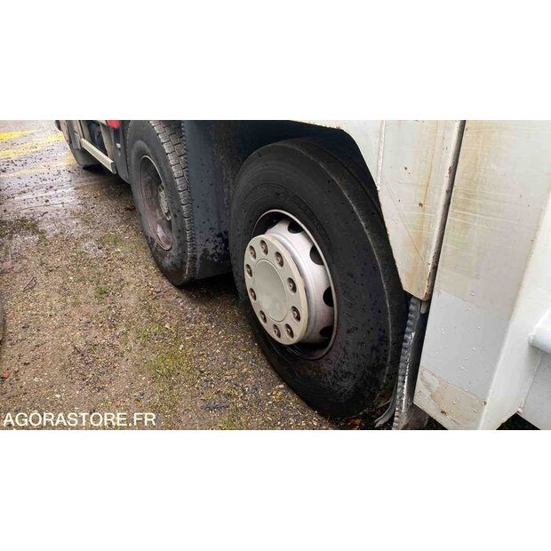 2012 Renault PREMIUM-47664276