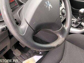 2010-peugeot-308-1460353-47678164