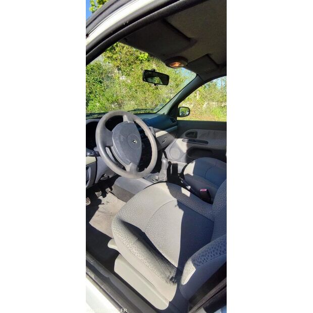 2005 رينو Clio-47678202
