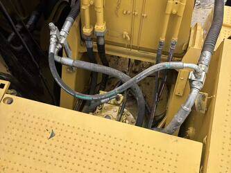 2024-caterpillar-330-1460420-47682120