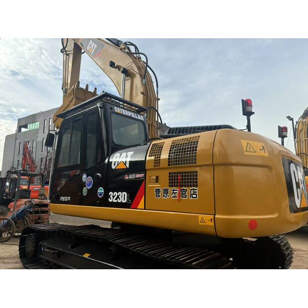 2025 Caterpillar 323DL-47682176